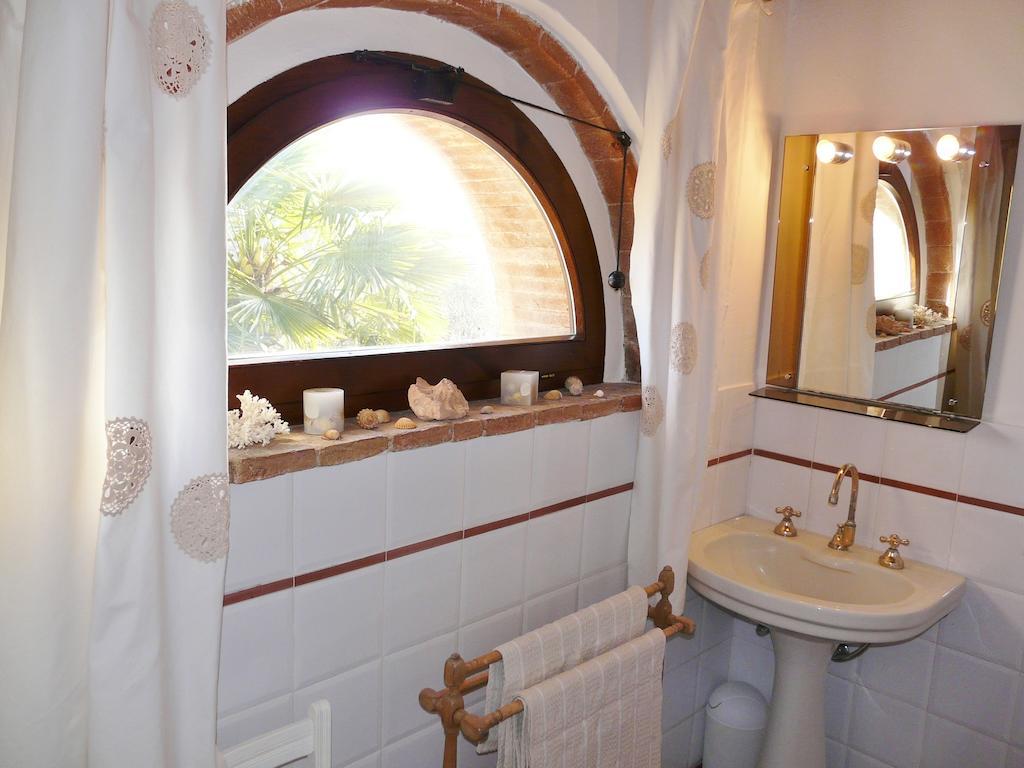Podere Patrignone Guest House คาสเตลลินาอินเคียนติ ห้อง รูปภาพ