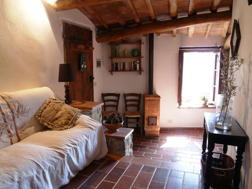 Podere Patrignone Guest House คาสเตลลินาอินเคียนติ ห้อง รูปภาพ